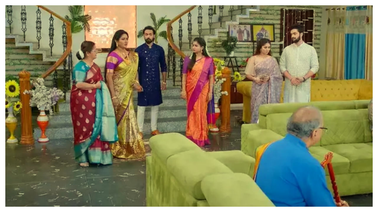 Brahmamudi, April 26th episode: ఇంట్లో అపర్ణ బీభత్సం.. రుద్రాణికి చెమటలు పట్టించిన కావ్య, స్వప్నలు..