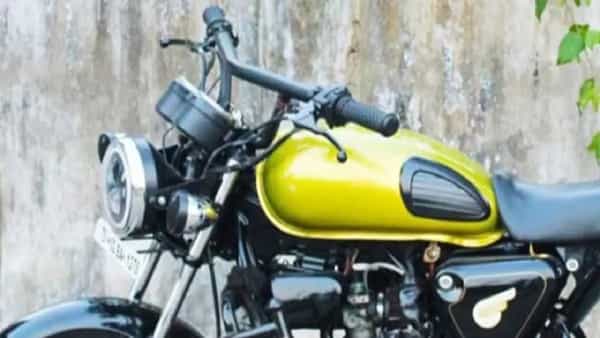 Old Bike Into Royal Enfield: రూ.20 వేల ఖర్చుతో పాత బైక్ రాయల్ ఎన్ఫీల్డ్ బైక్గా మార్పు.. తెలంగాణ యువకుడి అద్భుత ఆవిష్కరణ