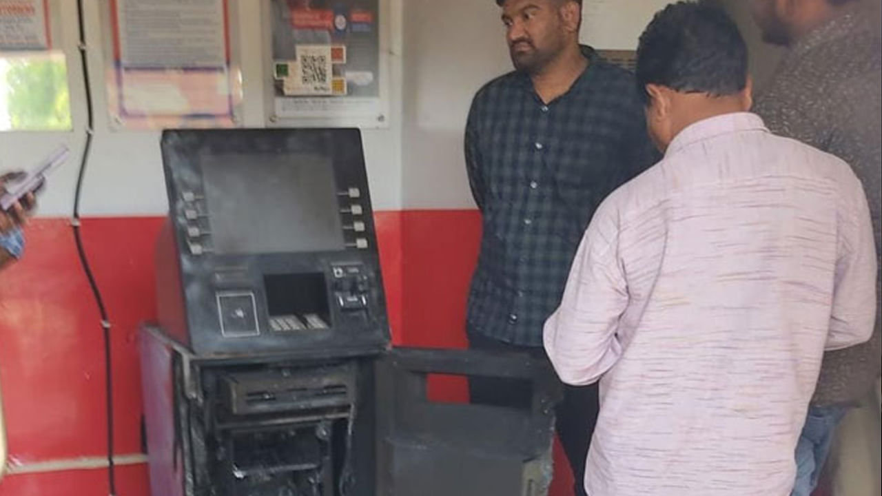 Telangana:  ATM కొల్లగొట్టేందుకు స్కెచ్.. కానీ వర్కువుట్ అవ్వలే.. కట్ చేస్తే