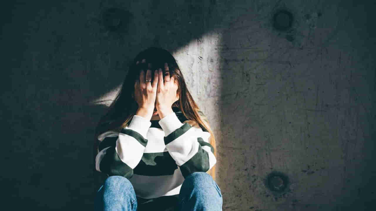 Depression and Suicide: డిప్రెషన్ చివరి దశ ఏమిటి? ఎందుకు ఆత్మహత్య ఆలోచన చేస్తాడో తెలుసా