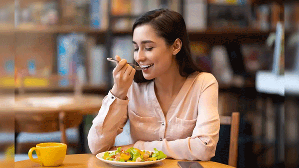 Lifestyle: రాత్రి ఆలస్యంగా భోజనం చేస్తున్నారా.? ఈ ప్రాణాంతక వ్యాధి తప్పదు