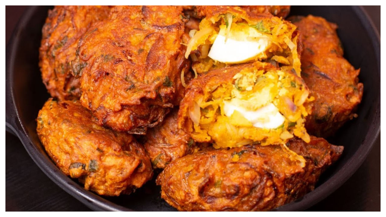 Egg Pakoda: వెరైటీగా ఇలా ఎగ్ పకోడి ఇలా చేస్తే.. రుచి అదిరిపోతుంది అంతే!