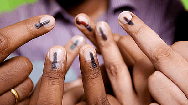 Freebies For Voters: ఓటర్లకు బంపరాఫర్.. ఓటు వేస్తే ఫ్రీగా బీర్, బిర్యానీ, బటర్ దోశ, గీ రైస్, ఫ్రీ రైడ్ ఇంకా మరెన్నో..