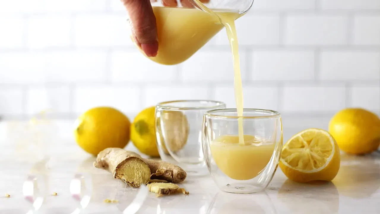 టాన్సిల్ సమస్యలతో బాధపడేవారికి అల్లం చక్కని ఉపశమనం అందిస్తుంది. గొంతు నొప్పి నుంచి టాన్సిలైటిస్ వరకు అన్నింటి నుంయి ఉపశమనాన్ని అందిస్తుంది. అల్లంలో యాంటీ ఆక్సిడెంట్, యాంటీ బ్యాక్టీరియల్, యాంటీ ఇన్‌ఫ్లమేటరీ, యాంటీ క్యాన్సర్ గుణాలు ఉన్నాయి. 