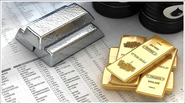 Gold and Silver Price: రికార్డ్ బద్దలు కొడుతున్న బంగారం, వెండి ధరలు