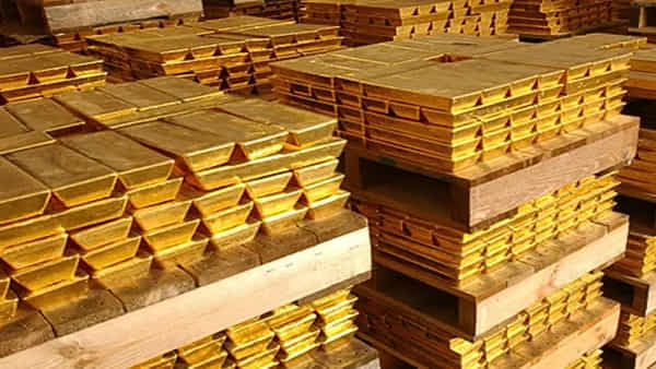 Gold Smuggling: ఎన్నికల సిత్రాలు.. వందల కోట్ల విలువైన 1400 కిలోల బంగారం సీజ్! ఎయిర్పోర్ట్ అధికారులపై డౌట్..