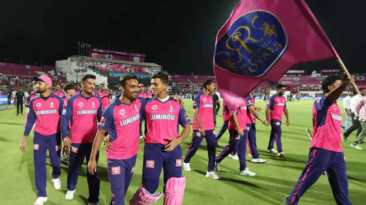 అలాగే, రాజస్థాన్ రాయల్స్ తదుపరి 5 మ్యాచ్ల్లో 2 మ్యాచ్లు గెలిస్తే అధికారికంగా ప్లే ఆఫ్కు అర్హత సాధిస్తుంది. తద్వారా సన్రైజర్స్ హైదరాబాద్, ఢిల్లీ క్యాపిటల్స్పై గెలిచి ఆర్ఆర్ ప్లేఆఫ్లోకి ప్రవేశించగలమన్న విశ్వాసంతో రాజస్థాన్ రాయల్స్ ఉంది.