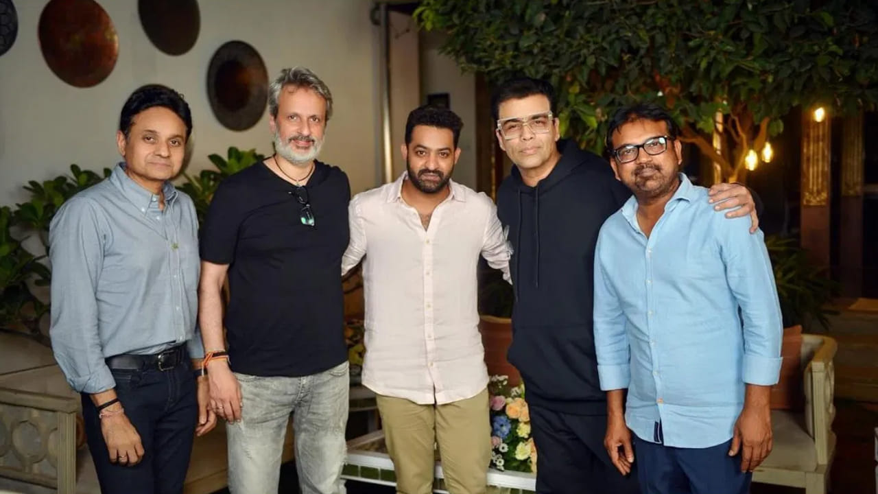 Devara Movie: 'దేవర'తో చేతులు కలిపిన బాలీవుడ్ స్టార్ ప్రొడ్యూసర్.. ఎన్టీఆర్ ప్లాన్ మాములుగా లేదుగా..