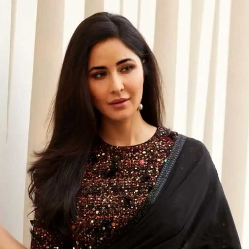 పెళ్లి తర్వాత కత్రినా కైఫ్ ఆచితూచి అడుగులు వేస్తోంది. ఇటీవలే మేరీ క్రిస్ మాస్ అనే సినిమాలో నటించింది దీనిలో విజయ్ సేతుపతి హీరోగా నటించింది. ఇదిలా ఉంటే తెలుగులో మల్లీశ్వరి సినిమాకోసం కత్రినా ఎంత రెమ్యునరేషన్ తీసుకుందో తెలుసా.?