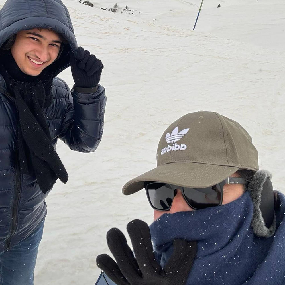 ప్రస్తుతం ప్రీ ప్రొడక్షన్‌లో ఉన్న ఈ సినిమా షూటింగ్‌ మాత్రం.. జూన్‌ తర్వాతే ఉంటుందన్నది ఫిల్మ్ నగర్‌ మాట. అంటే, అప్పటిదాకా హీరో అండ్‌ కెప్టెన్‌.. ఇద్దరికీ పెయిడ్‌ హాలిడేసే అన్నమాట. 