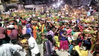 Telangana: యాదాద్రి పుణ్యక్షేత్రంలో సెల్ ఫోన్లు నిషేధం… కారణం ఇదే!