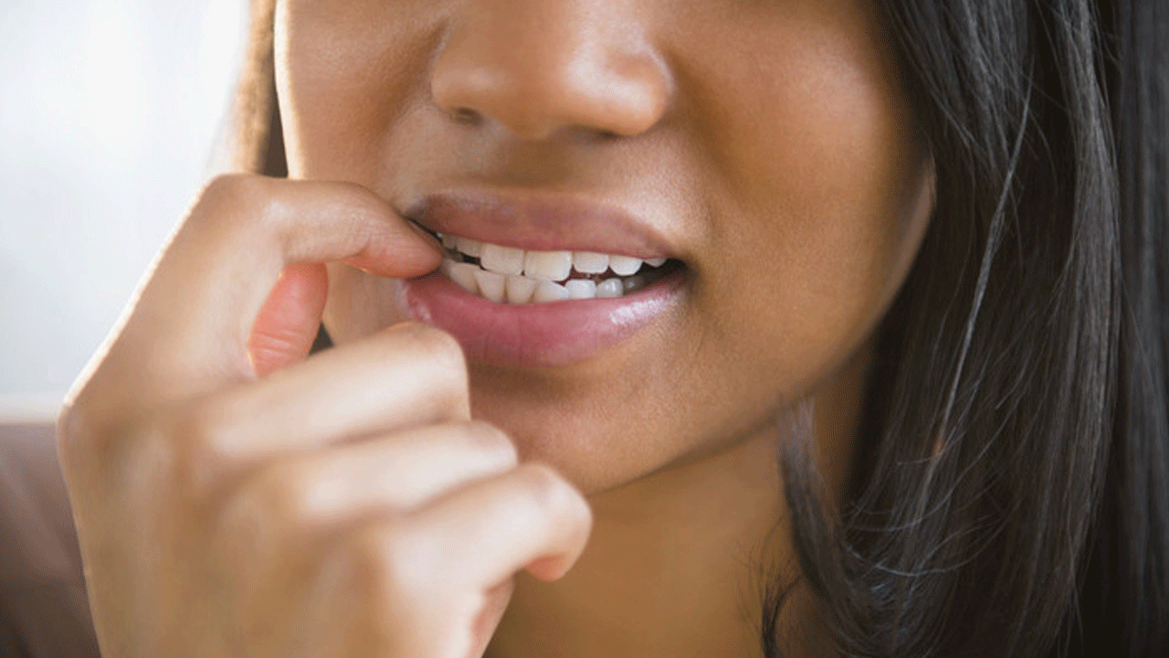 Lifestyle: అసలు గోళ్లు కొరికే అలవాటు ఎందుకు వస్తుంది? ఎలా మానుకోవాలి..