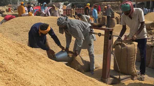 Telangana: రైతులకు అలర్ట్.. ధాన్యం కొనుగోళ్లపై రేవంత్ సర్కార్ కీలక ప్రకటన..