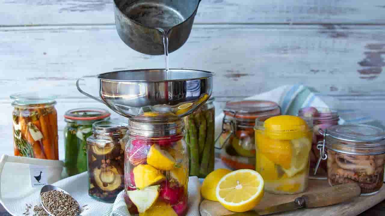 Health Tips: ఊరగాయ నూనెను ఎప్పుడైనా ఇలా ట్రై చేశారా.. ప్రయోజనాలు చూస్తే షాక్ అవుతారు..