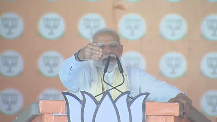 PM Modi: మధ్యప్రదేశ్ ఎన్నికల ప్రచారంలో ప్రధాని మోదీ.. కాంగ్రెస్ తీరుపై చురకలు.. PM Modi: మధ్యప్రదేశ్ ఎన్నికల ప్రచారంలో ప్రధాని మోదీ.. కాంగ్రెస్ తీరుపై చురకలు..