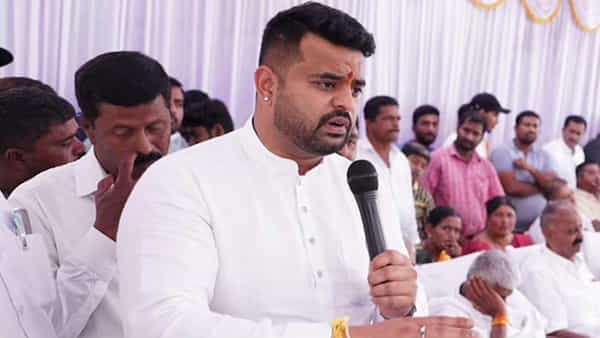 అశ్లీల వీడియోల రచ్చ..ఎంపీ ప్రజ్వల్ రేవణ్ణపై జేడీఎస్ సస్పెన్షన్ వేటు..