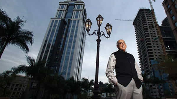 Prestige Group owner Irfan Razack: కుట్టుమిషిన్తో మొదలైన టైలర్ ప్రయాణం.. నేడు వేలకోట్లకు అధిపతి..! వీళ్ల ఆస్తుల వివరాలు తెలిస్తే..