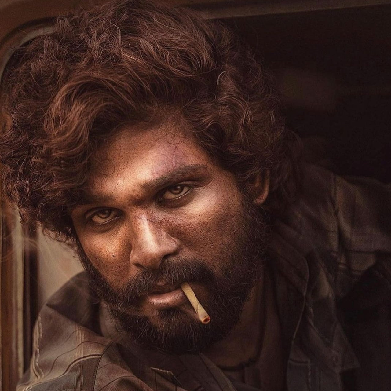 ఈ విషయం ఐకాన్ స్టార్ కి చాల బాగా తెలుసు. అందుకే కో ఆర్టిస్టులకు సలహాలిస్తూ వారిలో ఈజ్ పెంచే ప్రయత్నం చేరారు అనే పోనప్ప మాటకి ఫుల్ ఖుషి అవుతుంది అల్లు ఆర్మీ.