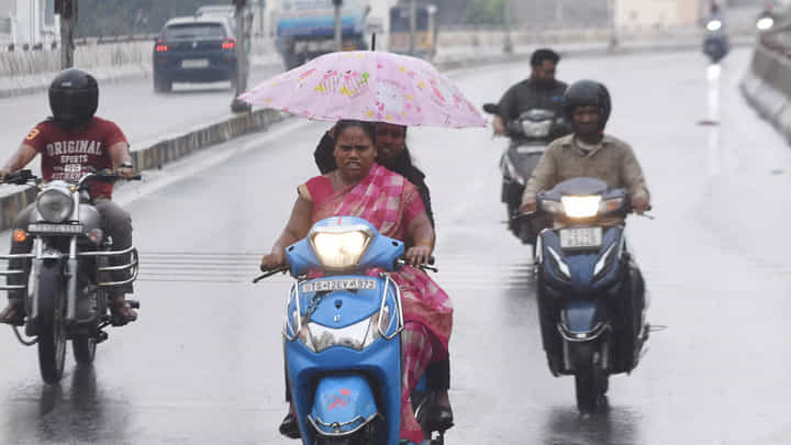 Telangana: కూల్ న్యూస్.. తెలంగాణకు వచ్చే 4 రోజులు ఉరుములు, మెరుపులతో వర్షాలు.. Telangana: కూల్ న్యూస్.. తెలంగాణకు వచ్చే 4 రోజులు ఉరుములు, మెరుపులతో వర్షాలు..