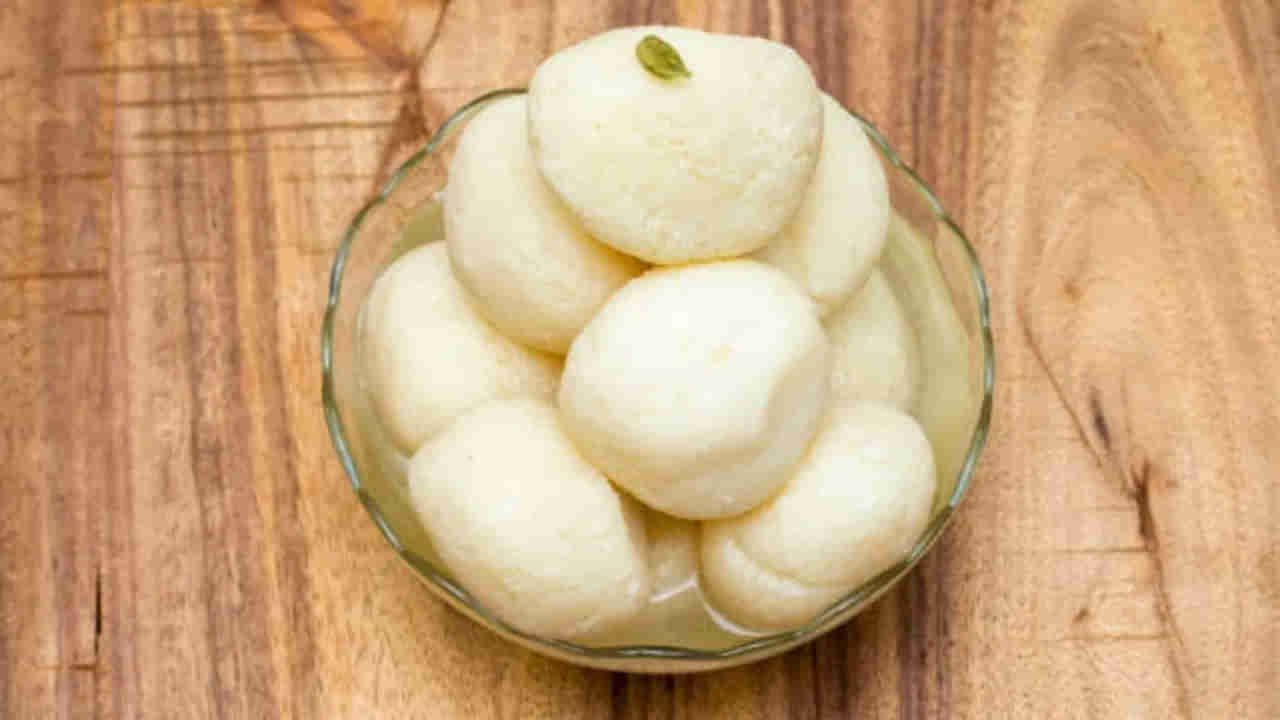 Rasgulla Easy Recipe: రసగుల్లా అంటే ఇష్టమా.. ఇంట్లోనే ఈజీగా టేస్టీ టేస్టీ రసగుల్లాను తయారు చేసుకోండి.. రెసిపీ మీ కోసం