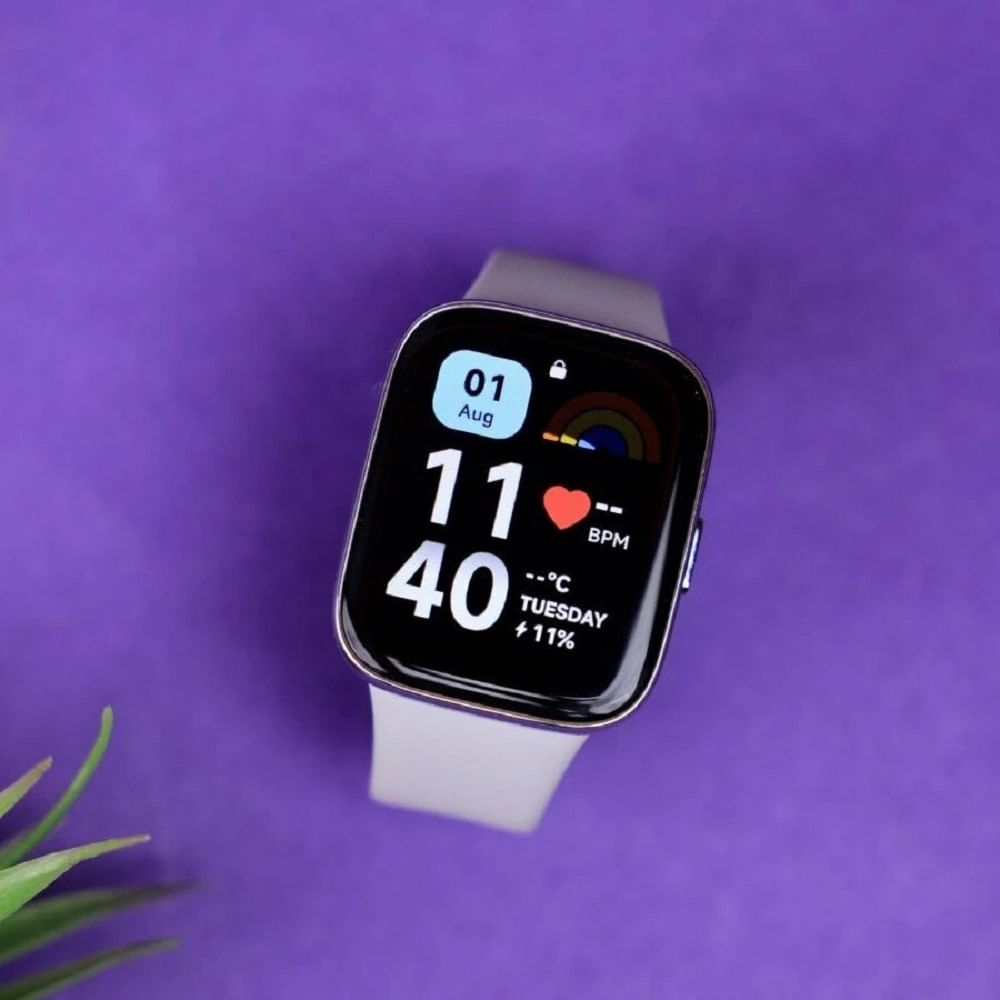 రెడ్ మీ స్మార్ట్ వాచ్ 3 యాక్టివ్ (Redmi SmartWatch 3 Active).. ఈ వాచ్ బ్యాటరీ బ్యాకప్ చాలా బాగుంది. ఒక్కసారి చార్జింగ్ చేస్తే దాదాపు 12 రోజులు పనిచేస్తుంది. 1.83 అంగుళాల ఎల్ సీడీ డిస్ ప్లేతో ఆకట్టుకుంటుంది. దీని ద్వారా వందకు పైగా ఫిట్ నెస్ వర్కవుట్లు చేసుకోవచ్చు. హార్ట్ బీట్ ను ఎప్పటికప్పుడు తెలుసుకునే వీలుంది. వాటర్ రెసిస్టెంట్ దీని అదనపు ప్రత్యేకత. ఈ వాచ్ 2,999కి అందుబాటులో ఉంది.

