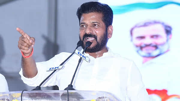 Revanth Reddy: జైపాల్ రెడ్డి, జానా రెడ్డి కాదు.. ఇక్కడున్నది రేవంత్.. టచ్ చేస్తే మాడి మసై పోతారు..