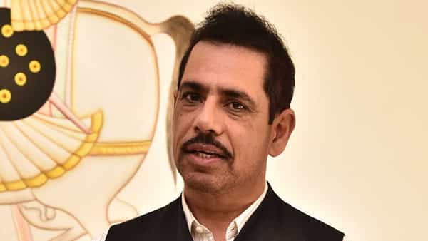 Lok Sabha Elections 2024: ప్రత్యక్ష రాజకీయాల్లోకి రాబర్ట్ వాద్రా..? అక్కడి నుంచి పోటీకి సుముఖత