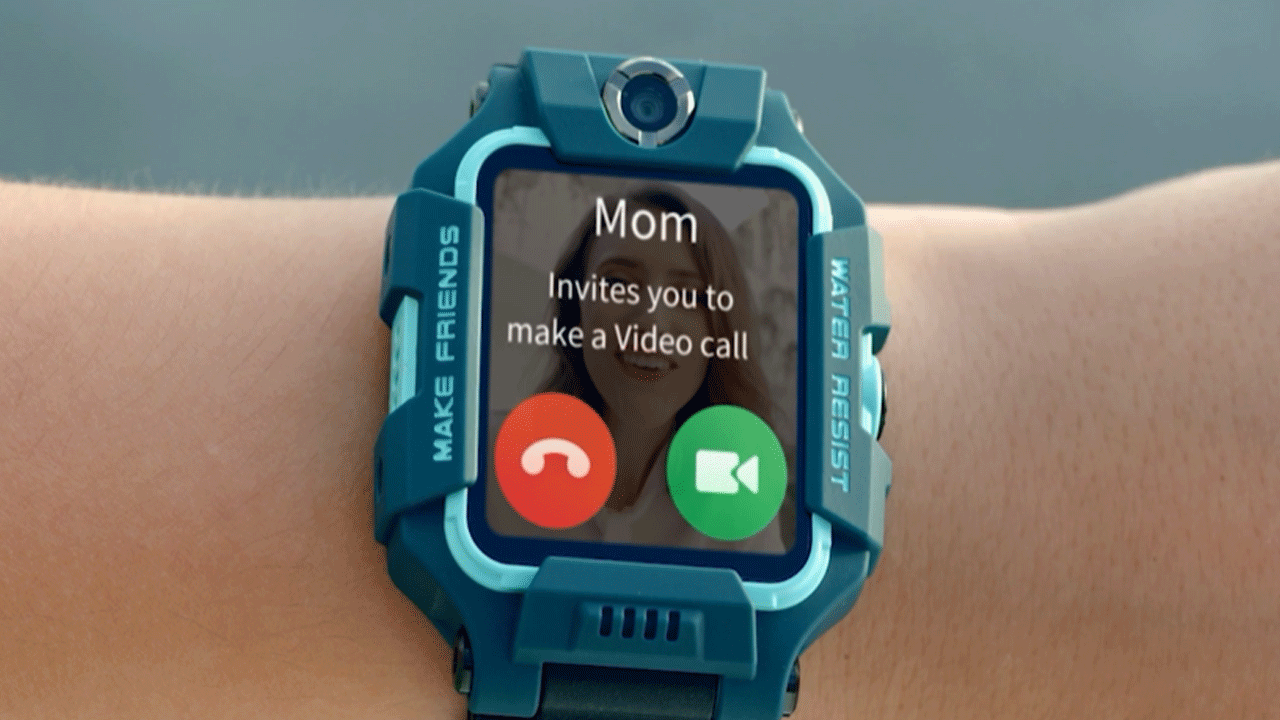 ఈ వాచ్లో ప్రత్యేకంగా ఇన్బిల్ట్ కెమెరాను అందించారు. 2 మెగాపిక్సెల్ ఫ్రంట్, 5 మెగాపిక్సెల్స్ బ్యాక్ కెమెరాను అందించారు. ఇందులో 4జీబీ ఇంటర్నల్ స్టోరేజీని అందించారు. 4G, వైఫై కనెక్టివిటీ ఇందులో ఇచ్చారు.