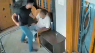 Tourist Taxi Falls Into River: మంచు ఎఫెక్ట్‌..! టూరిస్ట్ టాక్సీకి ఘోర ప్రమాదం..  నదిలో పడి ఇద్దరు గల్లంతు.. ఎక్కడంటే..