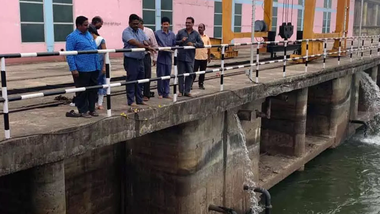 Watch Video: ఎండిపోతాయనుకున్న పంటలకు ప్రాణమొచ్చింది.. మరి సాగు చేతికొచ్చేనా..?