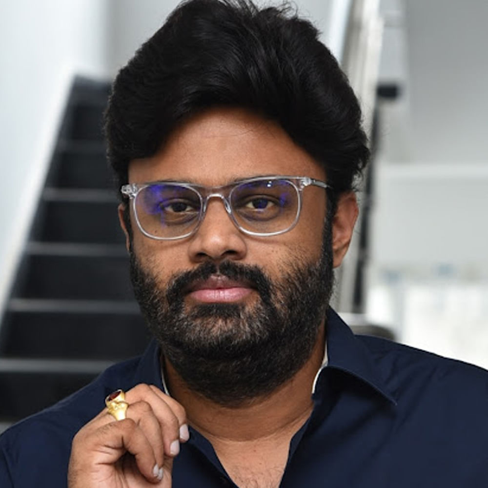 టిల్లు క్యూబ్‌ సినిమాలో కాన్సెప్ట్ ఏంటి? డీజే టిల్లు ఈ సారి ఎలా కనిపిస్తాడు? రాధిక, లిల్లీ... టిల్లూ క్యూబ్‌లో ఉంటారా? ఉండరా? అబ్బో.. చాలా డౌట్లే వస్తున్నాయి యూత్‌ ఆడియన్స్ కి. అన్నిటికీ ఎక్స్ క్లూజివ్‌గా ఆన్సర్లు చెప్పేశారు సూర్యదేవర నాగవంశీ. టిల్లూ క్యూబ్‌ గురించి ఆయన ఇంకేం చెప్పారు? కమాన్‌ చూసేద్దాం ఎక్స్ క్లూజివ్‌గా... 