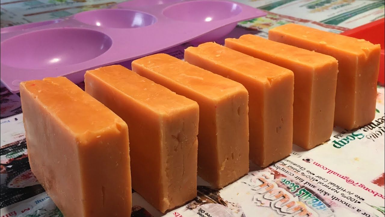 దీంతో ఒకదాని తర్వాత మరొకటి ఉపయోగిస్తూ ఉంటారు. అలా కాకుండా ఎలాంటి సబ్బులైనా ఎక్కువ రోజులు మన్నాలంటే ఏం చేయాలో ఇప్పుడు తెలుసుకుందాం. ఈ చిన్న చిన్న టిప్స్ పాటిస్తే.. మీకు డబ్బులు కూడా ఆదా అవుతాయి.