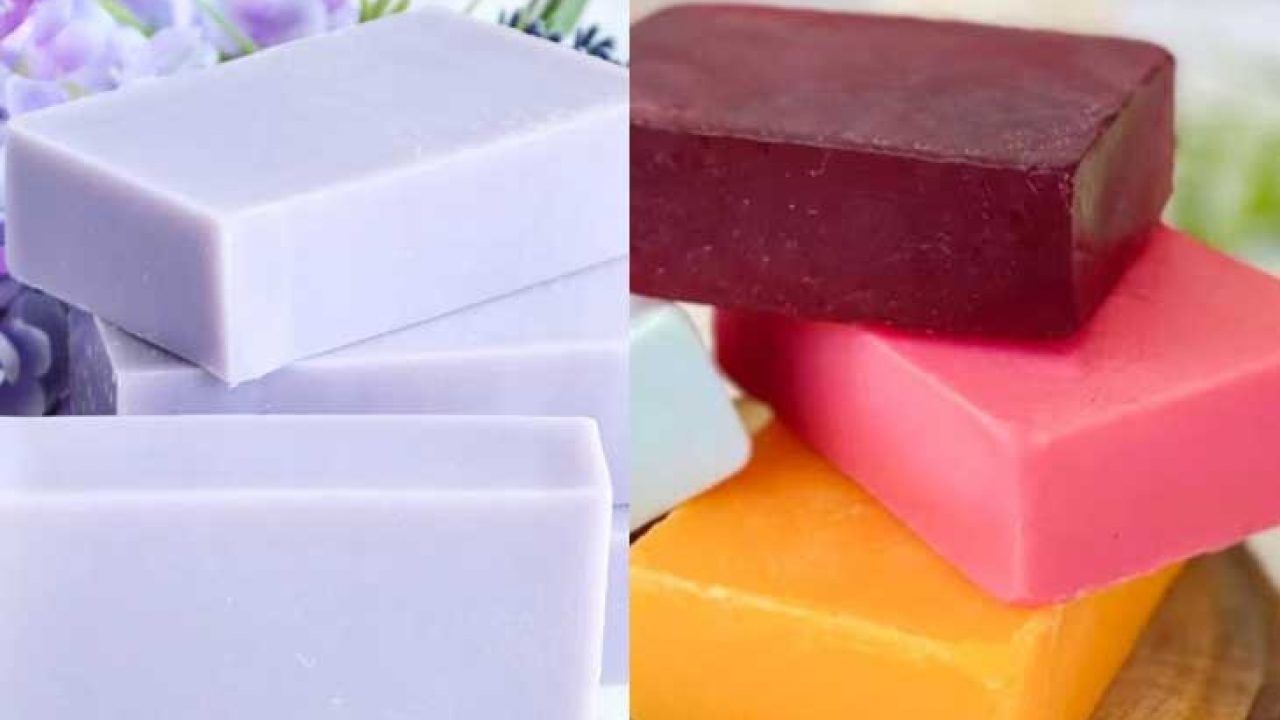 సబ్బు ఎక్కువ రోజులు రావలాంటే.. ముందు మీరు ఉపయోగించే సబ్బు ఏదైనా సరే ముక్కలుగా కట్ చేసుకోండి. మీరు ఉపయోగించాలి అనుకున్నప్పుడు ఒక ముక్క మాత్రమే తీసుకుని వాడండి. దీంతో మిగిలిన సబ్బు తడవదు. ఇలా ఒక సబ్బును చాలా రోజులు ఉపయోగించవచ్చు.