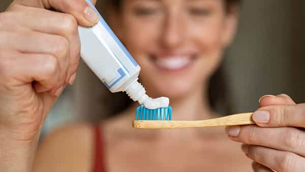 Toothpaste: ఇకపై టూత్పేస్టులు కొనేటప్పుడు జాగ్రత్త .. క్యాన్సర్ ముప్పు తప్పదు!