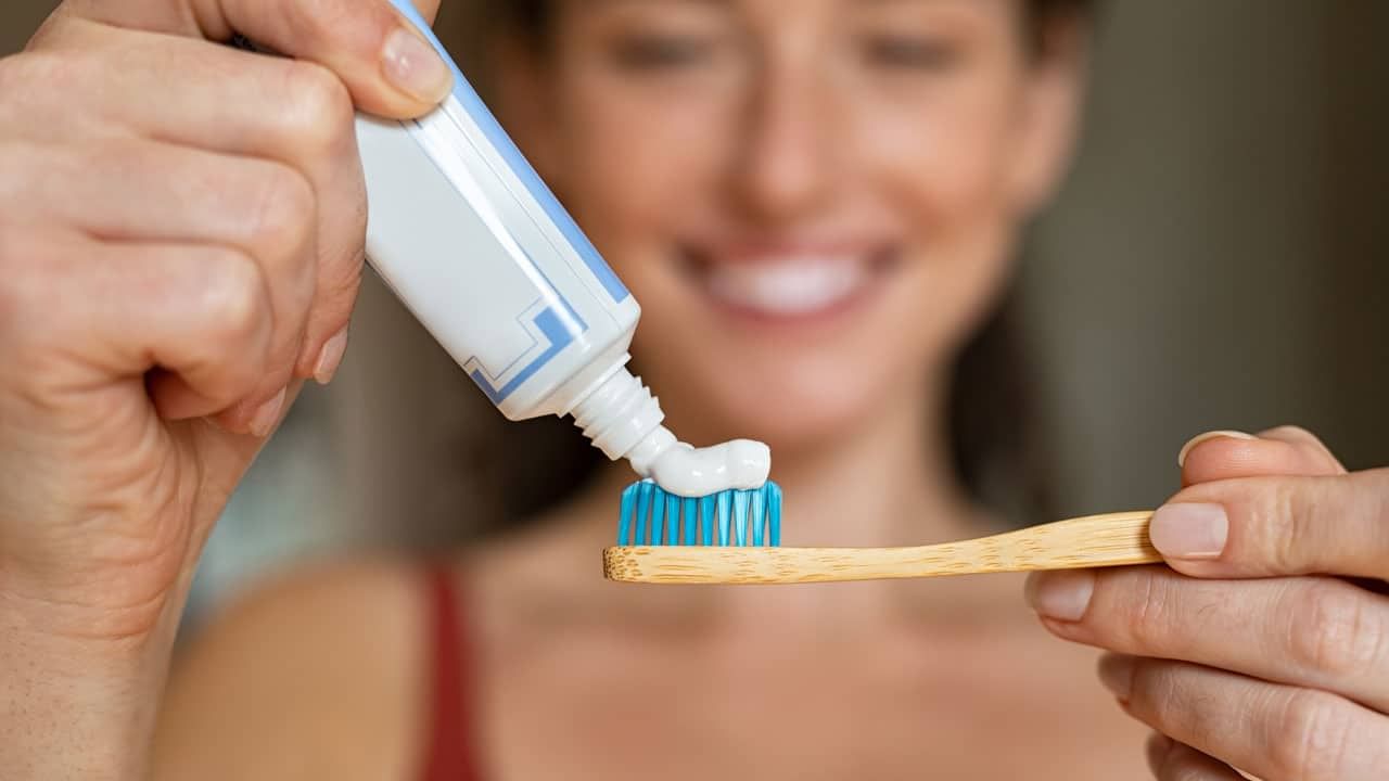 Toothpaste: ఇకపై టూత్‌పేస్టులు కొనేటప్పుడు జాగ్రత్త .. క్యాన్సర్ ముప్పు తప్పదు!