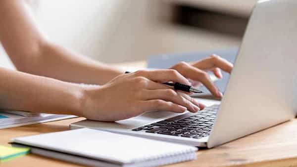 TS DSC 2024 Exam Date: నిరుద్యోగులకు గుడ్న్యూస్! డీఎస్సీ 2024 పరీక్షల తేదీలు విడుదల.. ఆన్లైన్ దరఖాస్తుల గడువు పెంపు