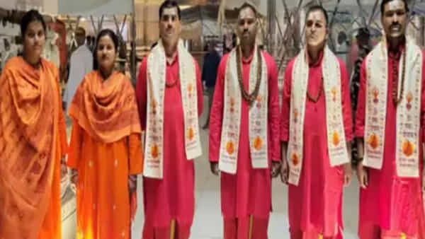 Varanasi: విశ్వనాథుడి ఆలయంలో పోలీసులకు డ్రస్ కోడ్.. సాంప్రదాయ ధోతీ-కుర్తా, రుద్రాక్ష మాల