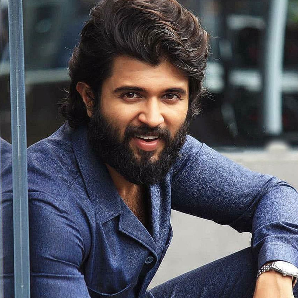 మరి VD12 కోసం రౌడీ హీరో ఏం చేయబోతున్నారు..? ఇకపై విజయ్ ప్లానింగ్ ఎలా ఉండబోతుంది..? విజయ్ దేవరకొండ కెరీర్కు ఎవరి దిష్టో బాగా బలంగా తగిలేసింది. అప్పట్లో వరస విజయాలతో రయ్మంటూ దూసుకొచ్చిన రౌడీ బాయ్కు ఈ మధ్య కాలం అస్సలు కలిసిరావడం లేదు.