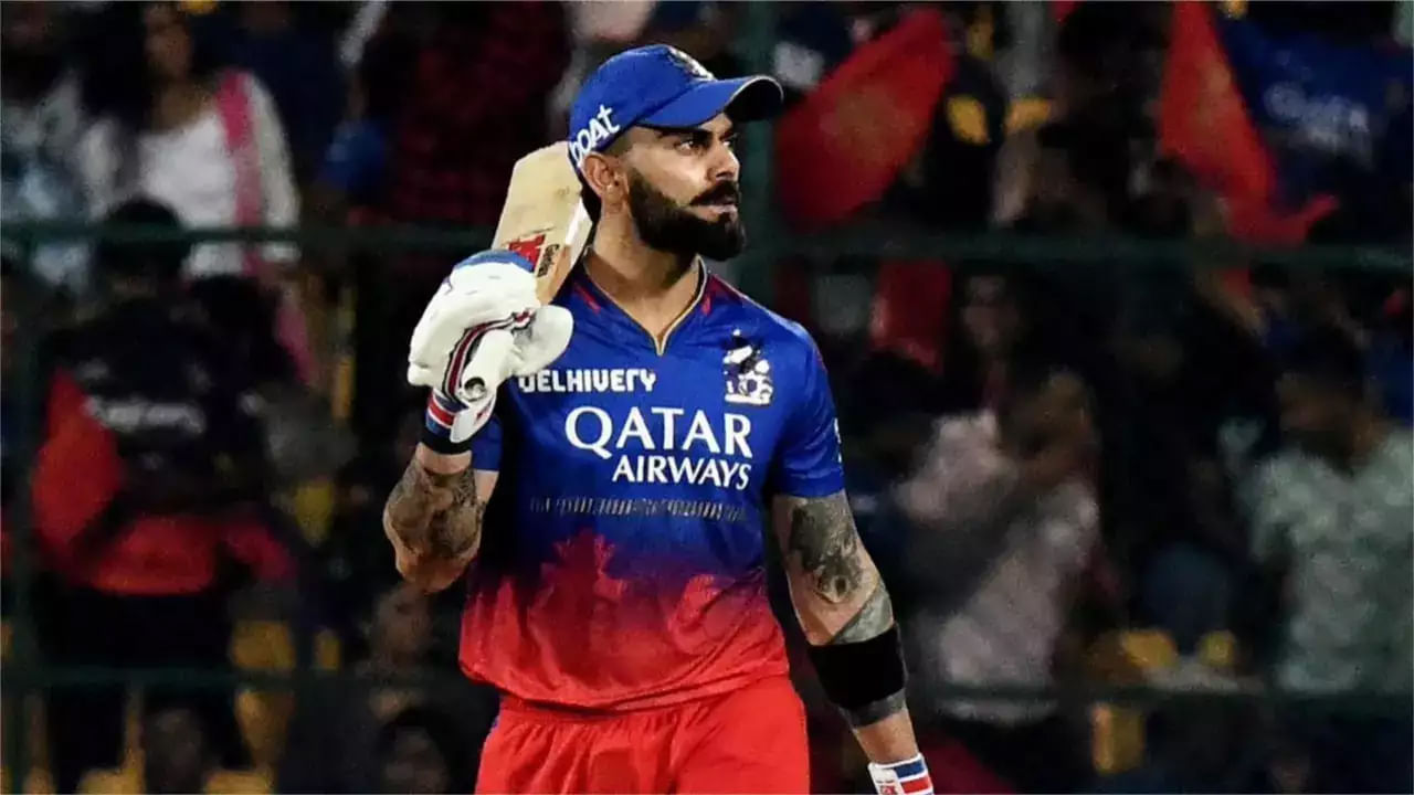 .Royal Challengers Bengaluru vs Lucknow Super Giants: ఐపీఎల్‌లో విరాట్ కోహ్లీ ఇప్పటి వరకు ఎన్నో రికార్డులు నెలకొల్పాడు. భవిష్యత్ లో నెలకొల్పుతూనే ఉంటాడు. ఇక మంగళవారం (ఏప్రిల్ 2) లక్నోతో జరిగిన మ్యాచ్‌లోనూ విరాట్ కోహ్లీ  ఒక అరుదైనరికార్డును ఖాతాలో వేసుకున్నాడు.  

