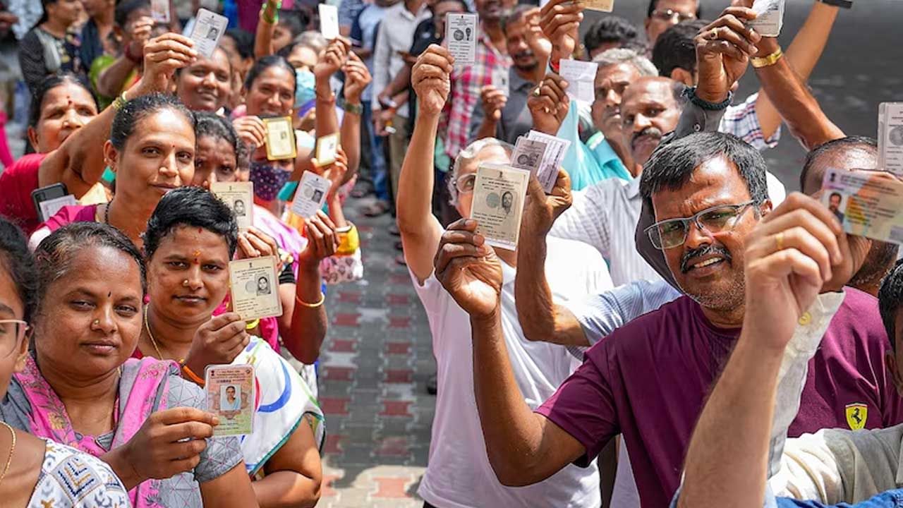 ఏప్రిల్‌ 19న తొలి విడత పోలింగ్‌ జరగనుంది. రెండో విడత ఏప్రిల్ 26, మూడో విడత	 మే 7, నాలుగో విడత మే 13, ఐదో విడత మే 20, ఆరో విడత మే 25, ఏడో విడత జూన్ 1 జరగనుంది. 