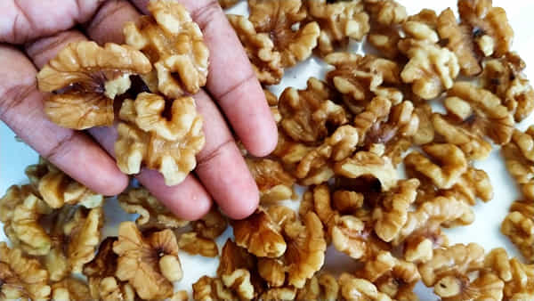 Health Tips: రోజూ వాల్నట్స్ తినే అలవాటు ఉందా..? - మీ శరీరంలో జరిగేది ఇదే!