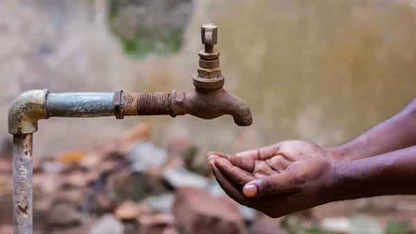 Water: గత పదేళ్లలో లేని నీటి కొరత.. భయంలేదన్న సర్కార్.. ఒక్క కాల్తో హైదరాబాద్లో ఎక్కడికైనా టాంకర్ సప్లై..!