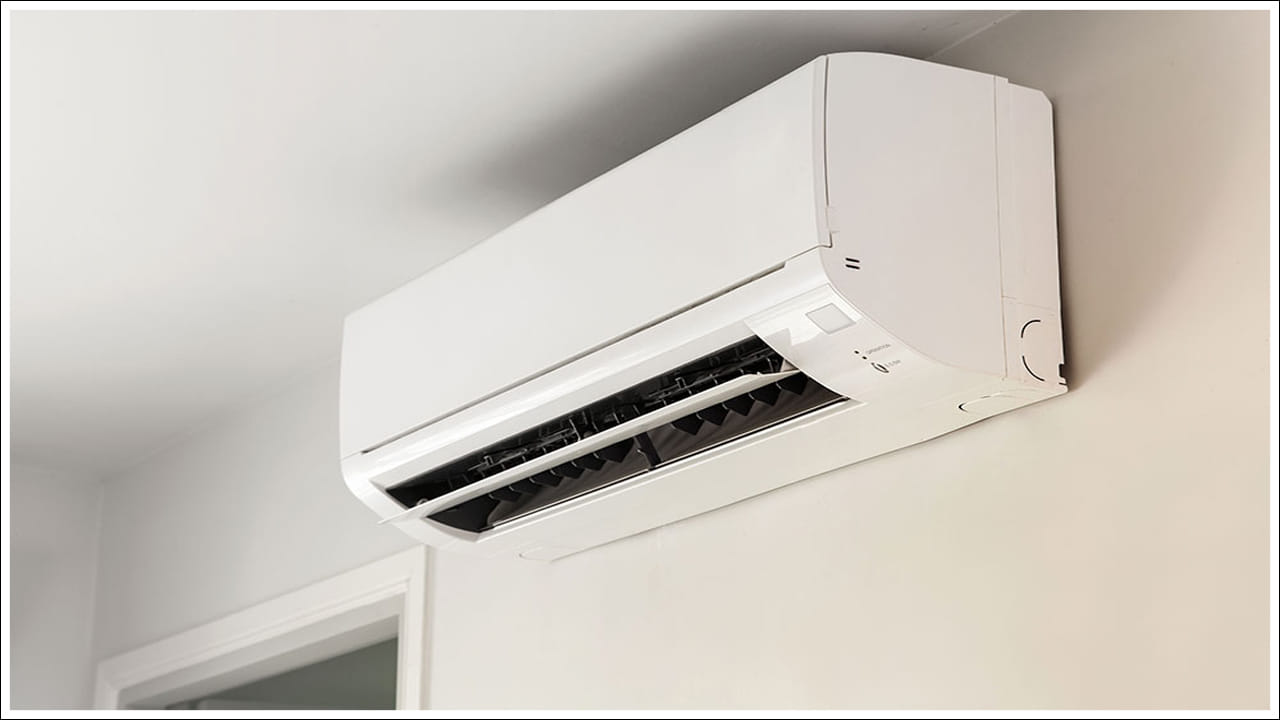 AC Tips: మీ ఇంట్లో ఏసీ ఉందా? చిన్న పొరపాటుతో పెద్ద ప్రమాదం.. ఇవి తెలుసుకోండి!