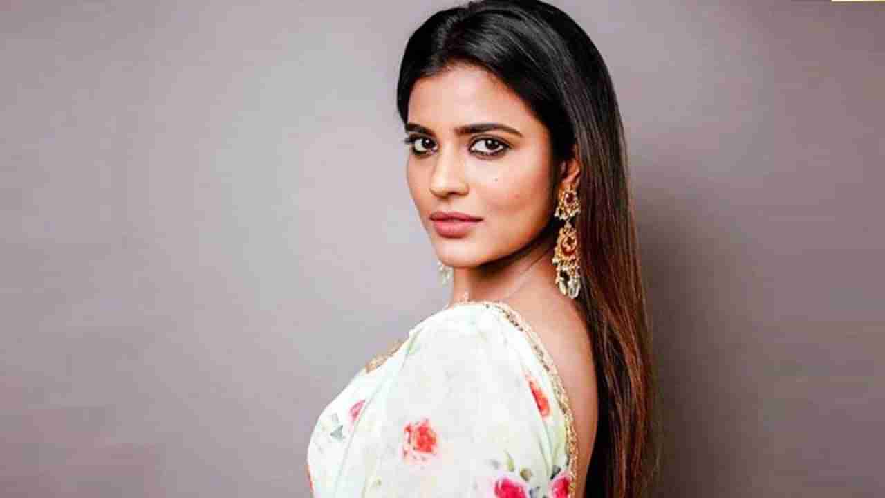 Aishwarya Rajesh: అతి మంచితనం అసలు పనికిరాదు.. నాన్నను చూశాకే తెలిసింది.. హీరోయిన్ ఐశ్వర్య రాజేశ్..