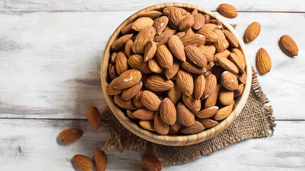 Almond: మీరు తినే బాదం అసలివేనా.. నకిలీవా.? ఇలా తెలుసుకోండి..