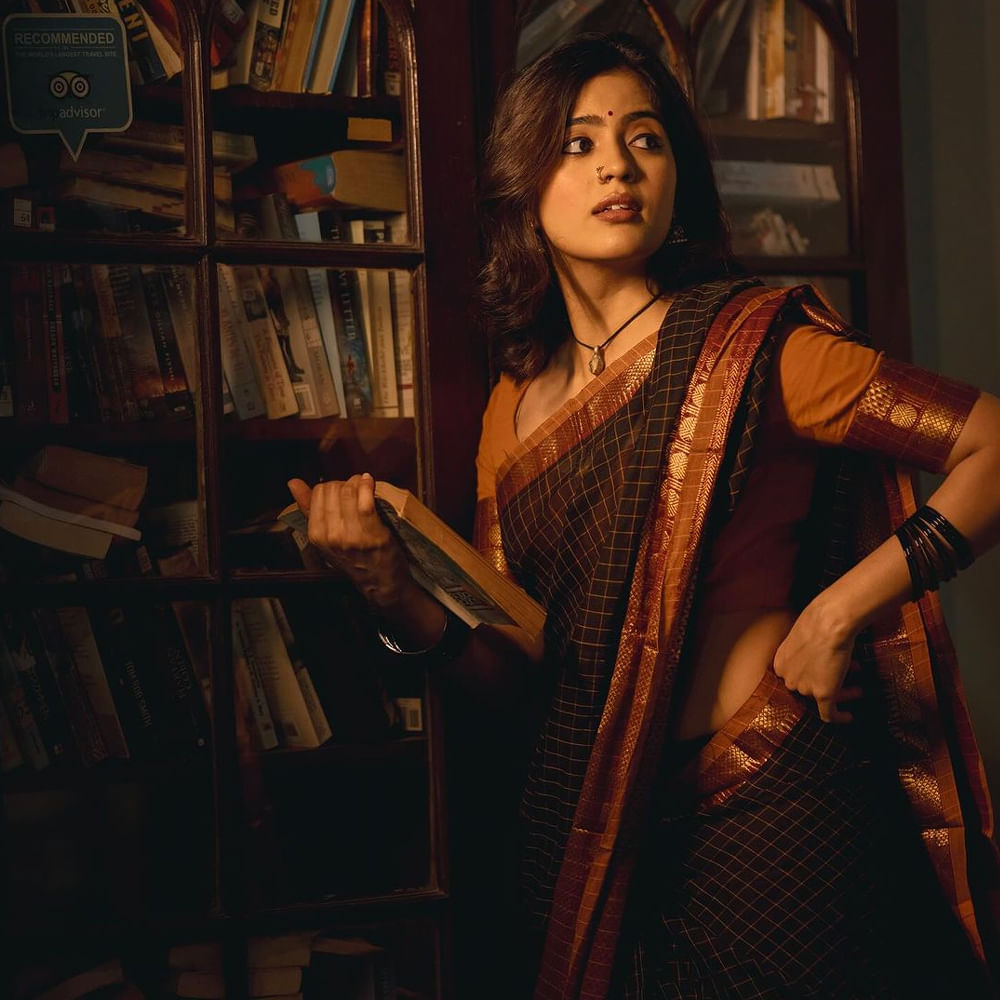 ఆమె అట్లీ దర్శకత్వంవచ్చిన విజయ్‌ దళపతి  బిగిల్ సినిమాలో తమిళనాడు ఫుట్‌బాల్ జట్టు కెప్టెన్ పాత్రను పోషించింది. తమిళం, తెలుగు భాషల్లో నటిగా తన కెరీర్‌ను కొనసాగించింది.