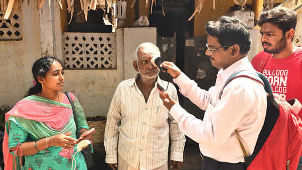 Andhra Pradesh: ఆంధ్రప్రదేశ్లో అవ్వ-తాతలను పెన్షన్ టెన్షన్
