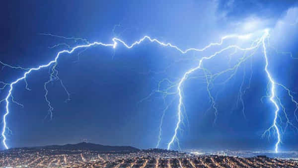 AP Weather: ఏపీ ప్రజలకు అలెర్ట్.. పిడుగులతో కూడిన వర్షాలు.. ఇదిగో వెదర్ రిపోర్ట్