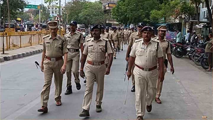 AP News: అర్ధరాత్రి చెరువు మాటున చాటుమాటు యవ్వారం.. కట్ చేస్తే.. పోలీసుల ఎంట్రీతో AP News: అర్ధరాత్రి చెరువు మాటున చాటుమాటు యవ్వారం.. కట్ చేస్తే.. పోలీసుల ఎంట్రీతో