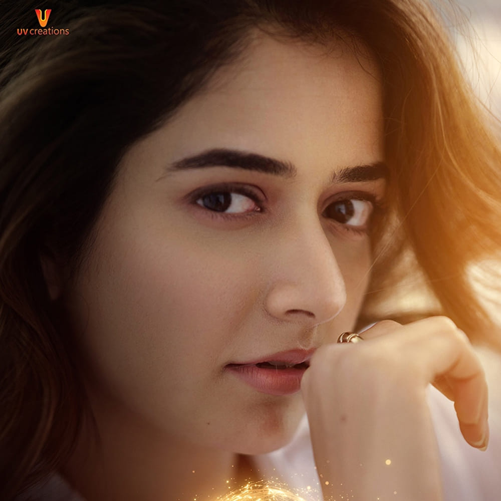 200 కోట్లకు పైగా బడ్జెట్‌తో యువీ క్రియేషన్స్ ఈ సినిమాను నిర్మిస్తుంది. 2025, జనవరి 10న సంక్రాంతి కానుకగా విశ్వంభర విడుదల కానుంది. మరి ఇంతమంది బ్యూటీస్ మధ్య చిరు పాత్ర ఎలా ఉండబోతుందో చూడాలిక.